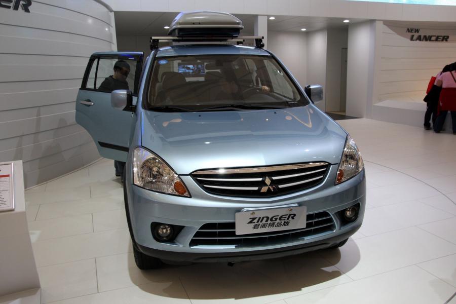  Mitsubishi Zinger 2006 года  (фото 6 из 9)